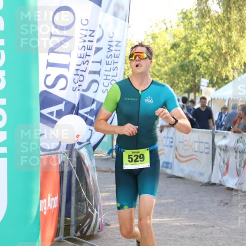 07.09.2025 - 19. Norderstedt Triathlon Zöllner http://msf.ph/oto/8792689 07.09.2025 16:38:18 Ziel 529, 1068, 1554 meine-sportfotos.de