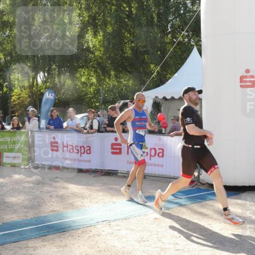 07.09.2025 - 19. Norderstedt Triathlon Zöllner http://msf.ph/oto/8792711 07.09.2025 16:29:57 Ziel 496, 544, 1593 meine-sportfotos.de