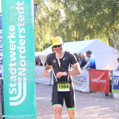 07.09.2025 - 19. Norderstedt Triathlon Zöllner http://msf.ph/oto/8792737 07.09.2025 16:38:22 Ziel 529, 1554 meine-sportfotos.de