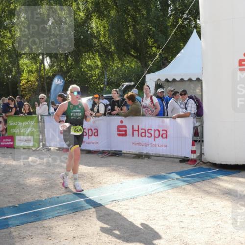 07.09.2025 - 19. Norderstedt Triathlon Zöllner http://msf.ph/oto/8792738 07.09.2025 16:30:10 Ziel 1504 meine-sportfotos.de