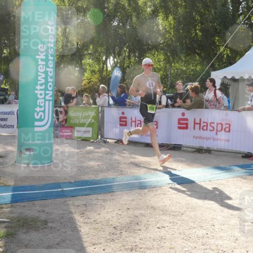 07.09.2025 - 19. Norderstedt Triathlon Zöllner http://msf.ph/oto/8792754 07.09.2025 16:30:16 Ziel 519, 552, 1504, 1510 meine-sportfotos.de