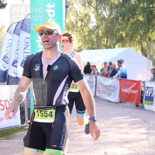 07.09.2025 - 19. Norderstedt Triathlon Zöllner http://msf.ph/oto/8792760 07.09.2025 16:38:24 Ziel 529, 1554 meine-sportfotos.de