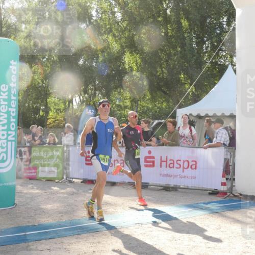 07.09.2025 - 19. Norderstedt Triathlon Zöllner http://msf.ph/oto/8792772 07.09.2025 16:30:21 Ziel 519, 552, 1510 meine-sportfotos.de
