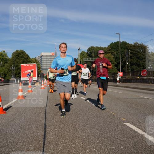 07.09.2025 - BARMER Alsterlauf Yannick Fuchs http://msf.ph/oto/8792817 07.09.2025 09:42:52 Laufen 2484, 3030 meine-sportfotos.de