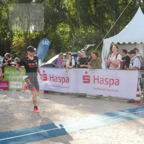 07.09.2025 - 19. Norderstedt Triathlon Zöllner http://msf.ph/oto/8792918 07.09.2025 16:31:24 Ziel 525, 549, 1594 meine-sportfotos.de