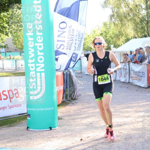 07.09.2025 - 19. Norderstedt Triathlon Zöllner http://msf.ph/oto/8792947 07.09.2025 16:39:04 Ziel 1044, 1625 meine-sportfotos.de