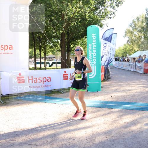 07.09.2025 - 19. Norderstedt Triathlon Zöllner http://msf.ph/oto/8792969 07.09.2025 16:39:05 Ziel 1044 meine-sportfotos.de