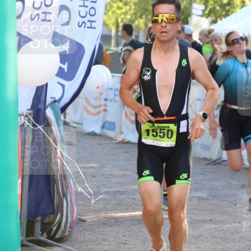 07.09.2025 - 19. Norderstedt Triathlon Zöllner http://msf.ph/oto/8792980 07.09.2025 16:39:29 Ziel 1060, 1073, 1105, 1550 meine-sportfotos.de