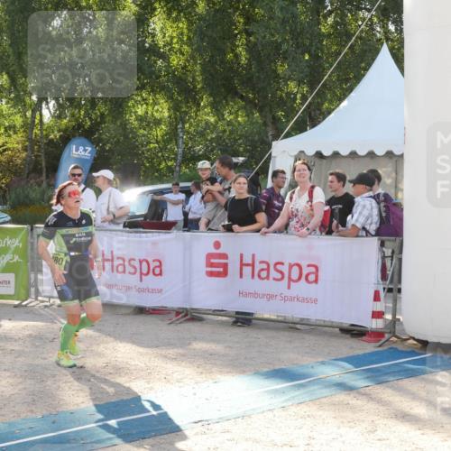 07.09.2025 - 19. Norderstedt Triathlon Zöllner http://msf.ph/oto/8792997 07.09.2025 16:31:59 Ziel 463, 1480 meine-sportfotos.de
