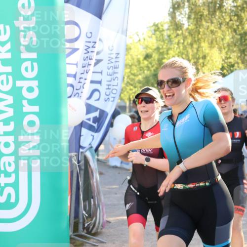 07.09.2025 - 19. Norderstedt Triathlon Zöllner http://msf.ph/oto/8793010 07.09.2025 16:39:31 Ziel 1060, 1073, 1105, 1550 meine-sportfotos.de