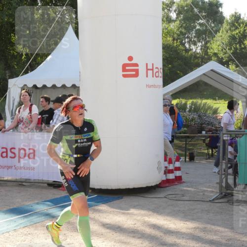 07.09.2025 - 19. Norderstedt Triathlon Zöllner http://msf.ph/oto/8793011 07.09.2025 16:32:00 Ziel 463, 1480 meine-sportfotos.de