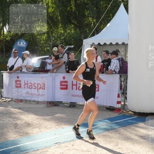 07.09.2025 - 19. Norderstedt Triathlon Zöllner http://msf.ph/oto/8793016 07.09.2025 16:32:01 Ziel 463, 1480 meine-sportfotos.de
