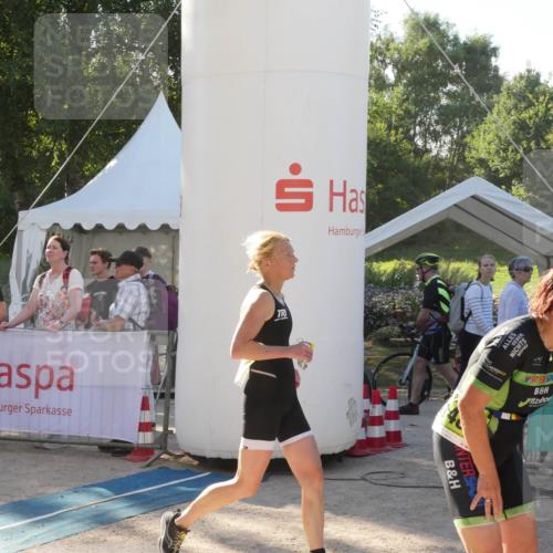 07.09.2025 - 19. Norderstedt Triathlon Zöllner http://msf.ph/oto/8793021 07.09.2025 16:32:02 Ziel 463, 1480 meine-sportfotos.de