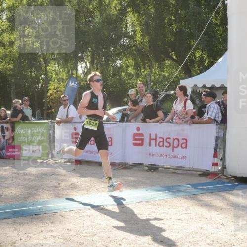 07.09.2025 - 19. Norderstedt Triathlon Zöllner http://msf.ph/oto/8793031 07.09.2025 16:32:18 Ziel 493, 1629 meine-sportfotos.de