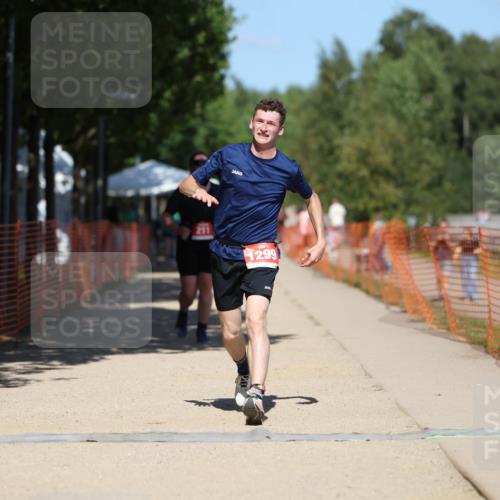 07.09.2025 - 19. Norderstedt Triathlon Michael Strokosch http://msf.ph/oto/8793044 07.09.2025 13:41:03 Laufen 211, 1299 meine-sportfotos.de