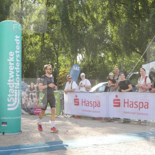 07.09.2025 - 19. Norderstedt Triathlon Zöllner http://msf.ph/oto/8793048 07.09.2025 16:32:22 Ziel 493, 1629 meine-sportfotos.de
