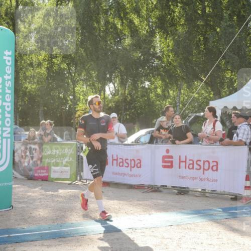 07.09.2025 - 19. Norderstedt Triathlon Zöllner http://msf.ph/oto/8793050 07.09.2025 16:32:23 Ziel 493, 1629 meine-sportfotos.de