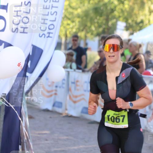 07.09.2025 - 19. Norderstedt Triathlon Zöllner http://msf.ph/oto/8793051 07.09.2025 16:39:35 Ziel 1060, 1067, 1073, 1105, 1550, 1564 meine-sportfotos.de