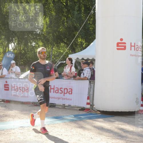 07.09.2025 - 19. Norderstedt Triathlon Zöllner http://msf.ph/oto/8793060 07.09.2025 16:32:24 Ziel 493, 1629 meine-sportfotos.de
