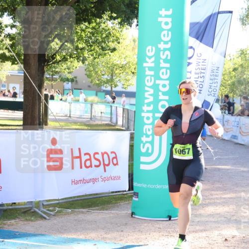 07.09.2025 - 19. Norderstedt Triathlon Zöllner http://msf.ph/oto/8793061 07.09.2025 16:39:36 Ziel 1060, 1067, 1073, 1105, 1550, 1564 meine-sportfotos.de