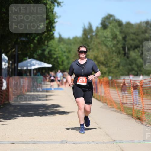 07.09.2025 - 19. Norderstedt Triathlon Michael Strokosch http://msf.ph/oto/8793062 07.09.2025 13:41:06 Laufen 211, 1299 meine-sportfotos.de
