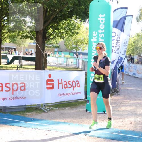 07.09.2025 - 19. Norderstedt Triathlon Zöllner http://msf.ph/oto/8793068 07.09.2025 16:39:37 Ziel 1060, 1067, 1073, 1105, 1550, 1564 meine-sportfotos.de