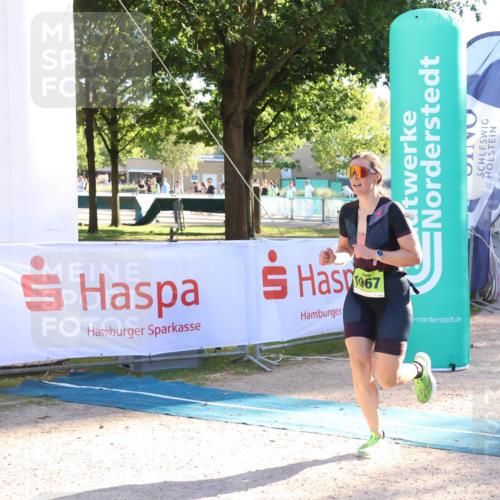 07.09.2025 - 19. Norderstedt Triathlon Zöllner http://msf.ph/oto/8793073 07.09.2025 16:39:37 Ziel 1060, 1067, 1073, 1105, 1550, 1564 meine-sportfotos.de