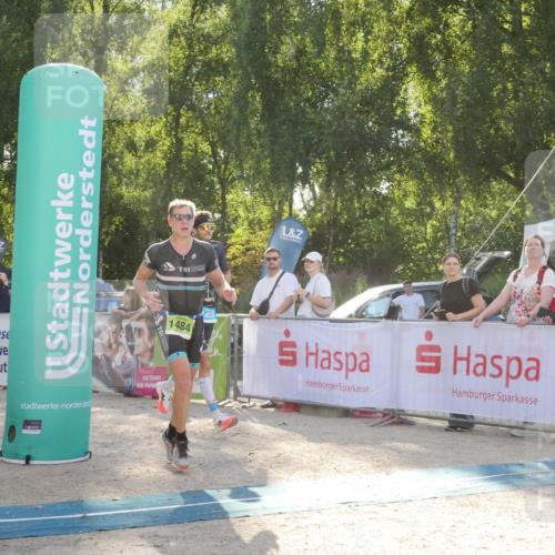 07.09.2025 - 19. Norderstedt Triathlon Zöllner http://msf.ph/oto/8793080 07.09.2025 16:32:38 Ziel 490, 521, 1433, 1484 meine-sportfotos.de