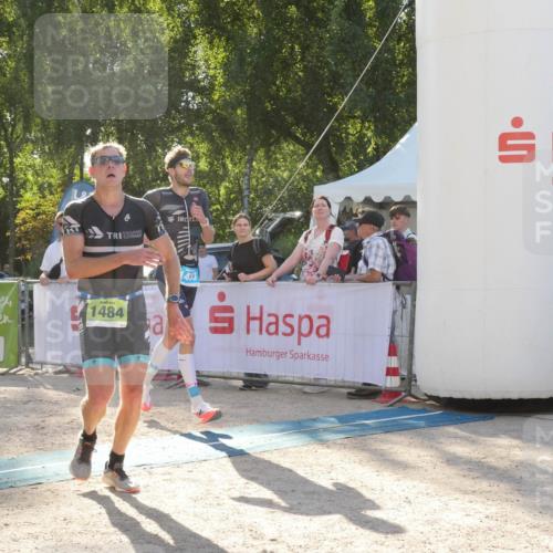 07.09.2025 - 19. Norderstedt Triathlon Zöllner http://msf.ph/oto/8793088 07.09.2025 16:32:38 Ziel 490, 521, 1433, 1484 meine-sportfotos.de