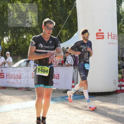 07.09.2025 - 19. Norderstedt Triathlon Zöllner http://msf.ph/oto/8793094 07.09.2025 16:32:39 Ziel 490, 521, 1433, 1484 meine-sportfotos.de