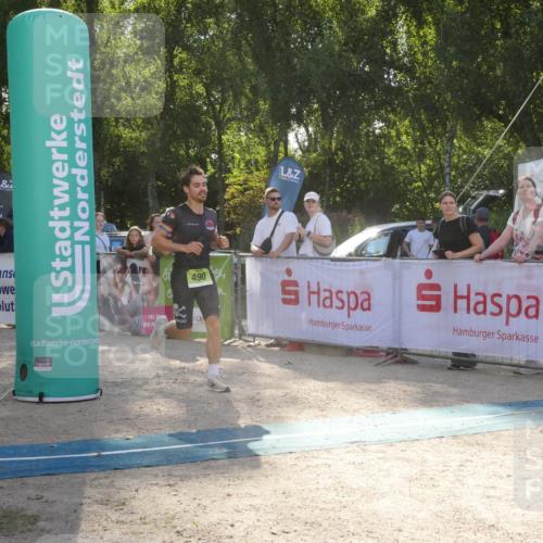 07.09.2025 - 19. Norderstedt Triathlon Zöllner http://msf.ph/oto/8793102 07.09.2025 16:32:40 Ziel 490, 521, 1433, 1484 meine-sportfotos.de