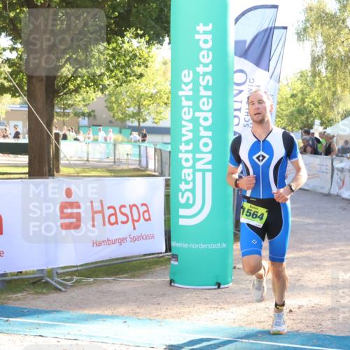 07.09.2025 - 19. Norderstedt Triathlon Zöllner http://msf.ph/oto/8793103 07.09.2025 16:39:40 Ziel 1067, 1564 meine-sportfotos.de