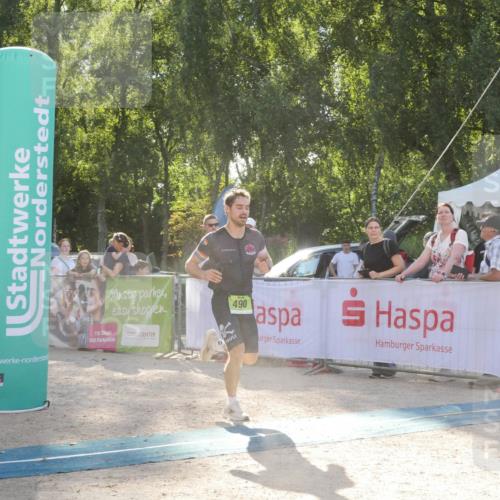07.09.2025 - 19. Norderstedt Triathlon Zöllner http://msf.ph/oto/8793105 07.09.2025 16:32:41 Ziel 490, 521, 1433, 1484 meine-sportfotos.de