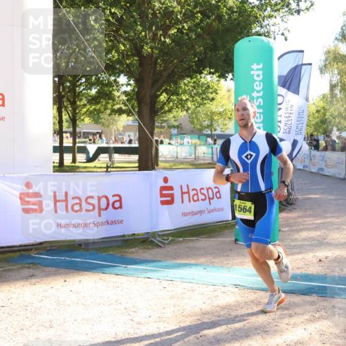 07.09.2025 - 19. Norderstedt Triathlon Zöllner http://msf.ph/oto/8793107 07.09.2025 16:39:40 Ziel 1067, 1564 meine-sportfotos.de