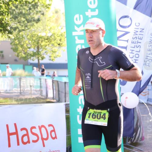 07.09.2025 - 19. Norderstedt Triathlon Zöllner http://msf.ph/oto/8793127 07.09.2025 16:39:59 Ziel 1604 meine-sportfotos.de