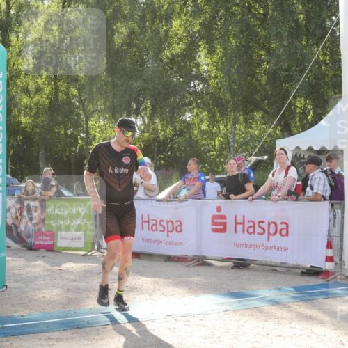 07.09.2025 - 19. Norderstedt Triathlon Zöllner http://msf.ph/oto/8793133 07.09.2025 16:32:56 Ziel 491 meine-sportfotos.de