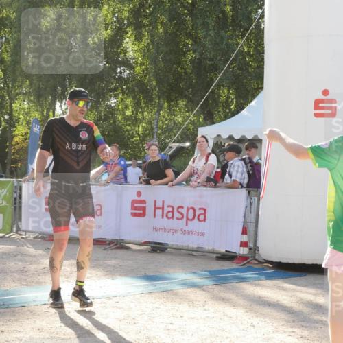 07.09.2025 - 19. Norderstedt Triathlon Zöllner http://msf.ph/oto/8793136 07.09.2025 16:32:56 Ziel 491 meine-sportfotos.de