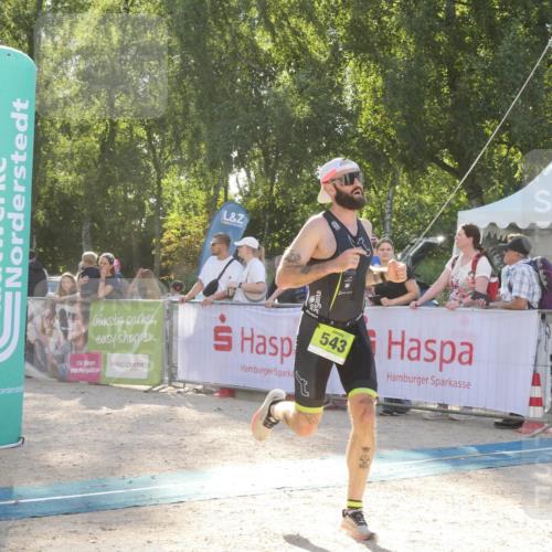 07.09.2025 - 19. Norderstedt Triathlon Zöllner http://msf.ph/oto/8793151 07.09.2025 16:33:20 Ziel 438, 543 meine-sportfotos.de