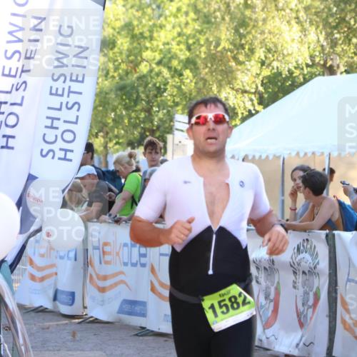 07.09.2025 - 19. Norderstedt Triathlon Zöllner http://msf.ph/oto/8793156 07.09.2025 16:40:08 Ziel 1582 meine-sportfotos.de