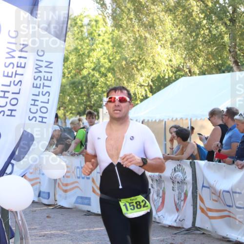07.09.2025 - 19. Norderstedt Triathlon Zöllner http://msf.ph/oto/8793160 07.09.2025 16:40:08 Ziel 1582 meine-sportfotos.de