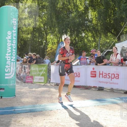 07.09.2025 - 19. Norderstedt Triathlon Zöllner http://msf.ph/oto/8793166 07.09.2025 16:33:23 Ziel 438, 543 meine-sportfotos.de