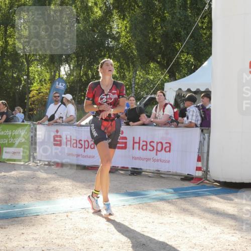 07.09.2025 - 19. Norderstedt Triathlon Zöllner http://msf.ph/oto/8793168 07.09.2025 16:33:23 Ziel 438, 543 meine-sportfotos.de