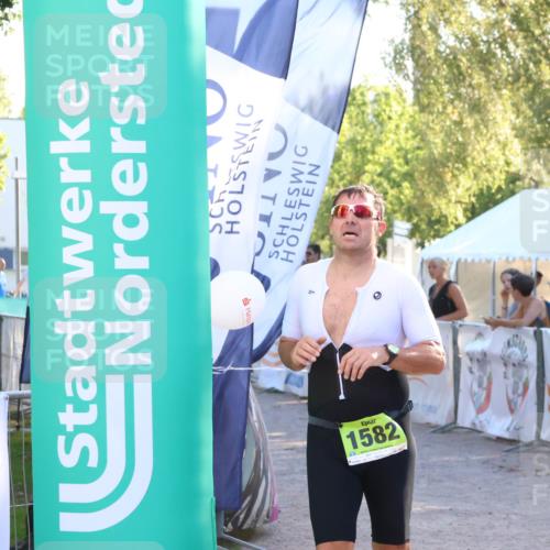07.09.2025 - 19. Norderstedt Triathlon Zöllner http://msf.ph/oto/8793170 07.09.2025 16:40:09 Ziel 1582 meine-sportfotos.de