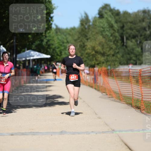 07.09.2025 - 19. Norderstedt Triathlon Michael Strokosch http://msf.ph/oto/8793172 07.09.2025 13:41:53 Laufen 242, 842 meine-sportfotos.de