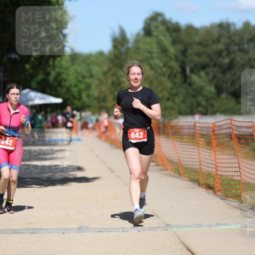 07.09.2025 - 19. Norderstedt Triathlon Michael Strokosch http://msf.ph/oto/8793198 07.09.2025 13:41:54 Laufen 242, 842 meine-sportfotos.de