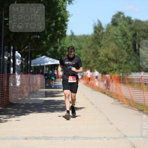 07.09.2025 - 19. Norderstedt Triathlon Michael Strokosch http://msf.ph/oto/8793235 07.09.2025 13:42:09 Laufen 1215 meine-sportfotos.de