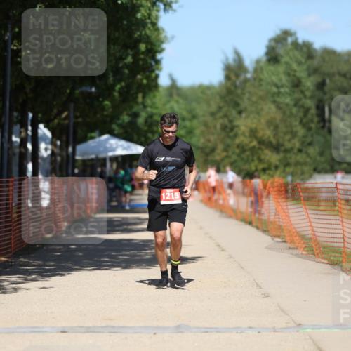 07.09.2025 - 19. Norderstedt Triathlon Michael Strokosch http://msf.ph/oto/8793239 07.09.2025 13:42:09 Laufen 1215 meine-sportfotos.de
