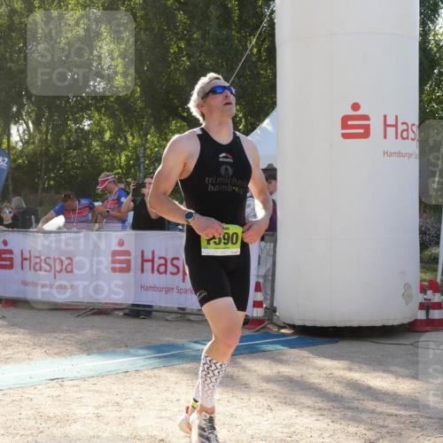 07.09.2025 - 19. Norderstedt Triathlon Zöllner http://msf.ph/oto/8793252 07.09.2025 16:34:41 Ziel 1080, 1587, 1590 meine-sportfotos.de
