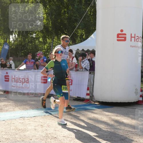 07.09.2025 - 19. Norderstedt Triathlon Zöllner http://msf.ph/oto/8793261 07.09.2025 16:34:46 Ziel 1080, 1587, 1590 meine-sportfotos.de