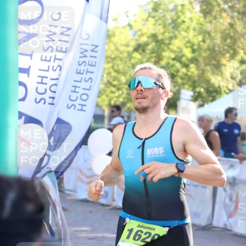 07.09.2025 - 19. Norderstedt Triathlon Zöllner http://msf.ph/oto/8793272 07.09.2025 16:40:22 Ziel 1485, 1620 meine-sportfotos.de